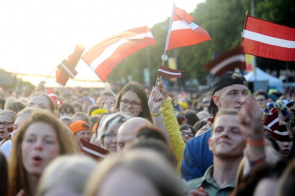 36 gadus pēc Tautas sapulces spriedīs, kā atjaunot sabiedrisko aktivitāti