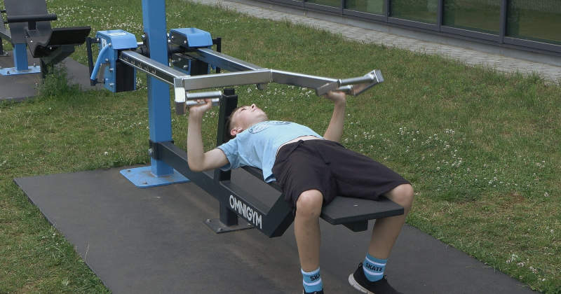 Aknīstē pieejams āra trenažieru POP-UP laukums 